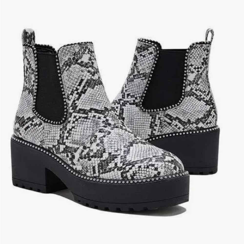 Women’s Jolimall Snakeskin Print Platform Moto Pull-On Boot 🥾 🐍